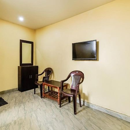 Oyo 84039 Tirumala Grand ราจาห์มันดรี ภายนอก รูปภาพ
