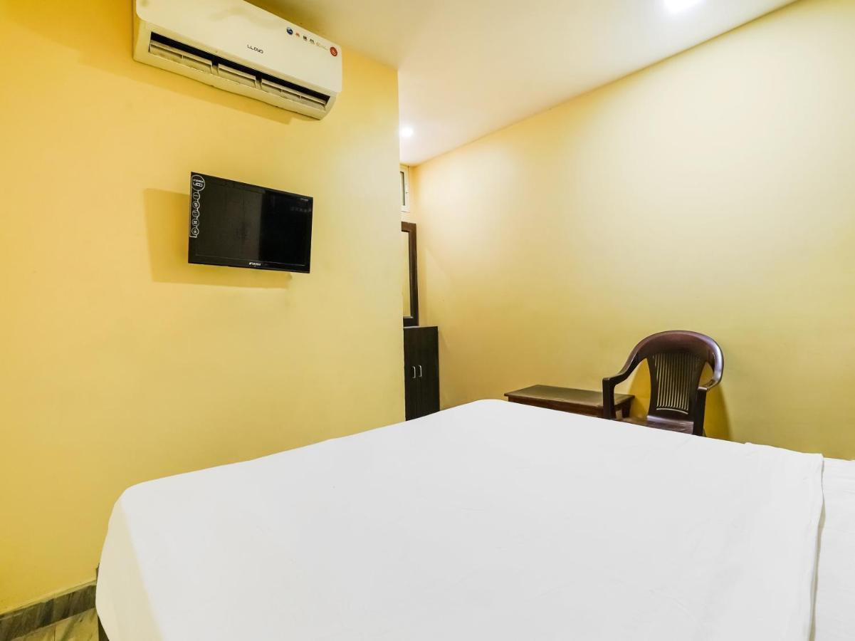 Oyo 84039 Tirumala Grand ราจาห์มันดรี ภายนอก รูปภาพ