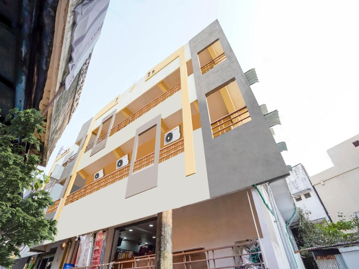 Oyo 84039 Tirumala Grand ราจาห์มันดรี ภายนอก รูปภาพ