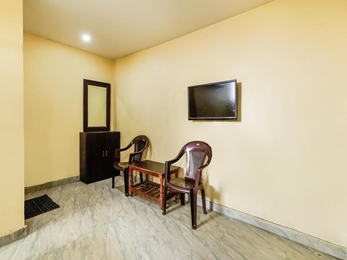 Oyo 84039 Tirumala Grand ราจาห์มันดรี ภายนอก รูปภาพ