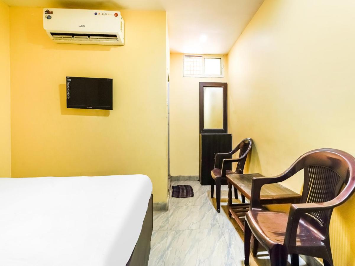Oyo 84039 Tirumala Grand ราจาห์มันดรี ภายนอก รูปภาพ