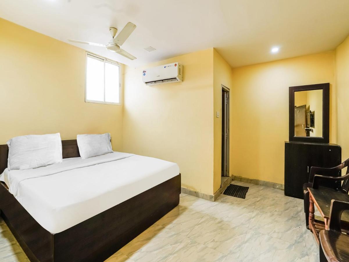 Oyo 84039 Tirumala Grand ราจาห์มันดรี ภายนอก รูปภาพ