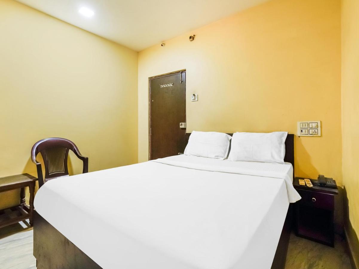 Oyo 84039 Tirumala Grand ราจาห์มันดรี ภายนอก รูปภาพ