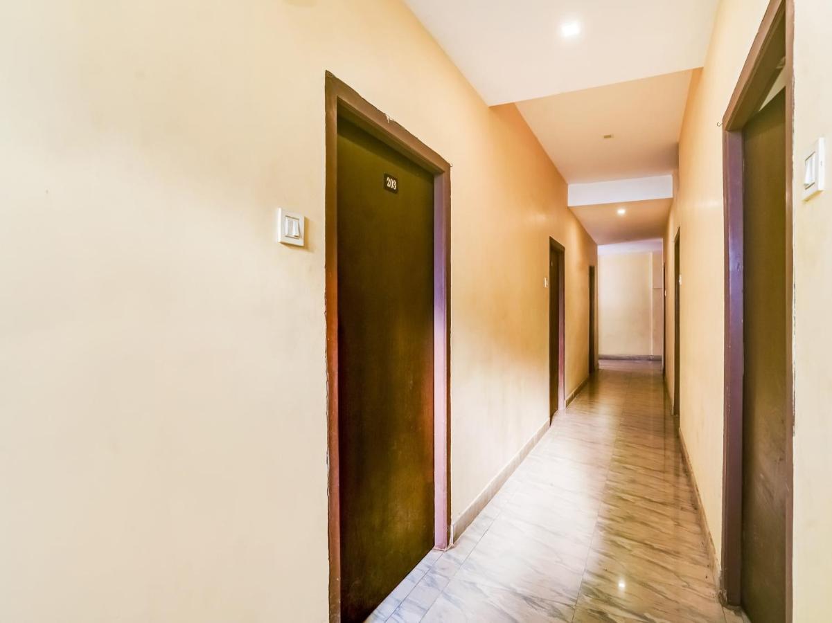 Oyo 84039 Tirumala Grand ราจาห์มันดรี ภายนอก รูปภาพ